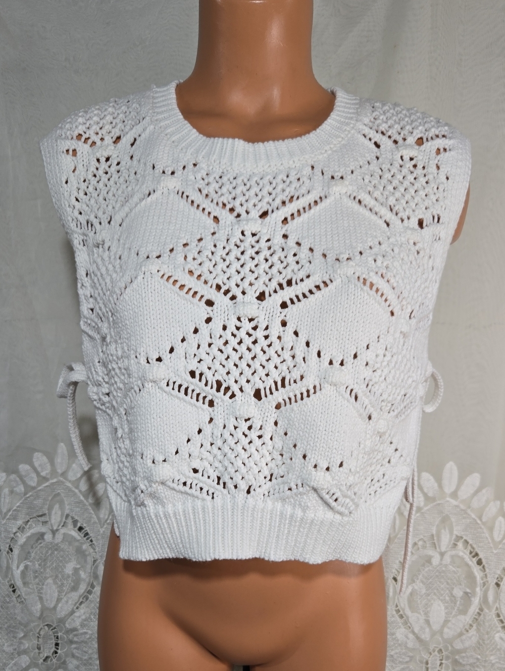 Altar'd State White Crochet Cropped Vest Top Size Large